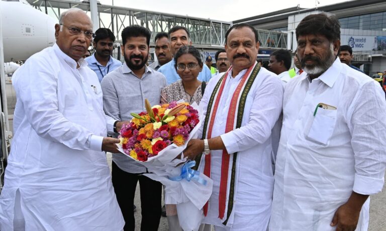 Mallikarjun Kharge Arrives
