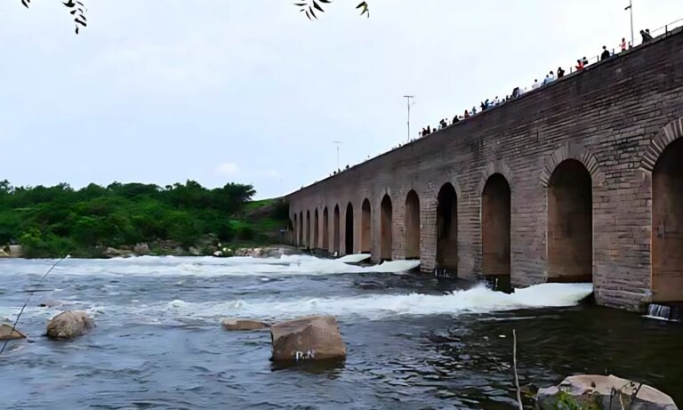 Himayat Sagar gates