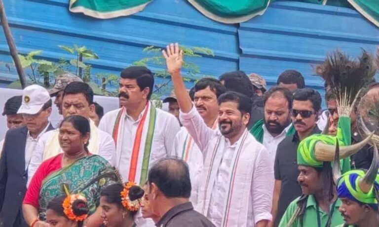 Revanth Reddy Medaram visit (1)