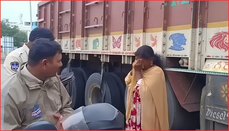 بھدراچلم گوداوری پل پر خاتون کی جان بچ گئی، مبینہ خودکشی کی کوشش ،پولیس کی تحقیقات ، جائیداد تنازع کے الزامات | Bhadrachalam Bridge Incident