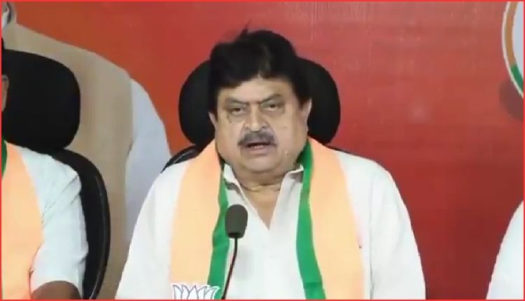 اندرامّا ہاؤسنگ اسکیم میں ₹10,000 ڈپازٹ پر بی جے پی کی کانگریس حکومت پر تنقید، غریب خاندانوں سے پیشگی رقم وصول کرنے پر سوالات | Indiramma Housing Deposit