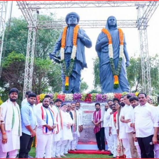 نیکلس روڈ پر پھولے مجسموں کی نقاب کشائی | Phule Statues