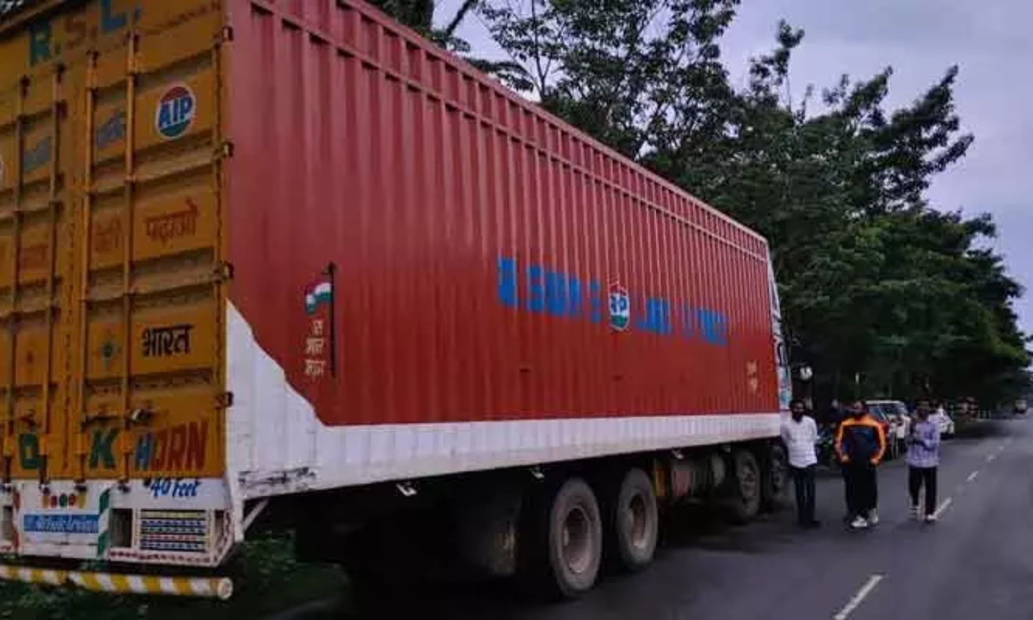 حیدرآباد منتقلی کے دوران 100 سے زائد گائیں برآمد، دھمّا پیٹ میں پولیس کی کارروائی | Cattle Smuggling
