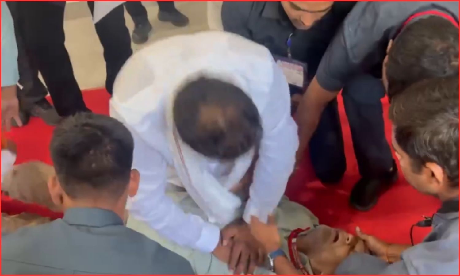 تلنگانہ اسمبلی میں افسوسناک واقعہ، سینئر آئی اے ایس افسر نوین متل کے پرسنل سیکریٹری راجو کا انتقال | Assembly Tragedy
