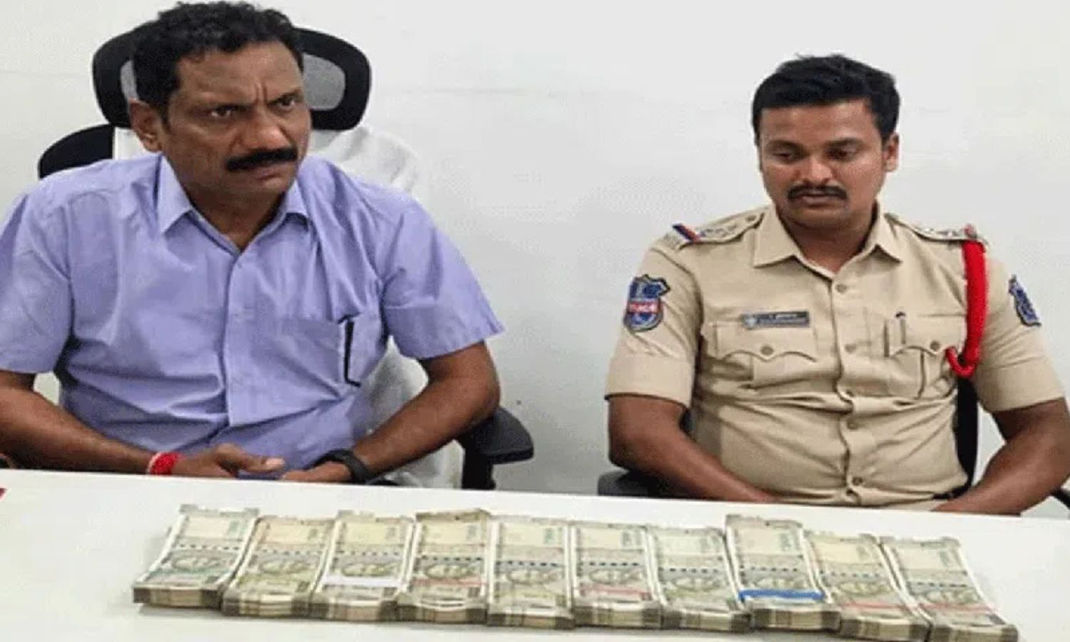 کیسرا میں 5 لاکھ رشوت، 2 پولیس افسر گرفتار | Keesara Bribery Case