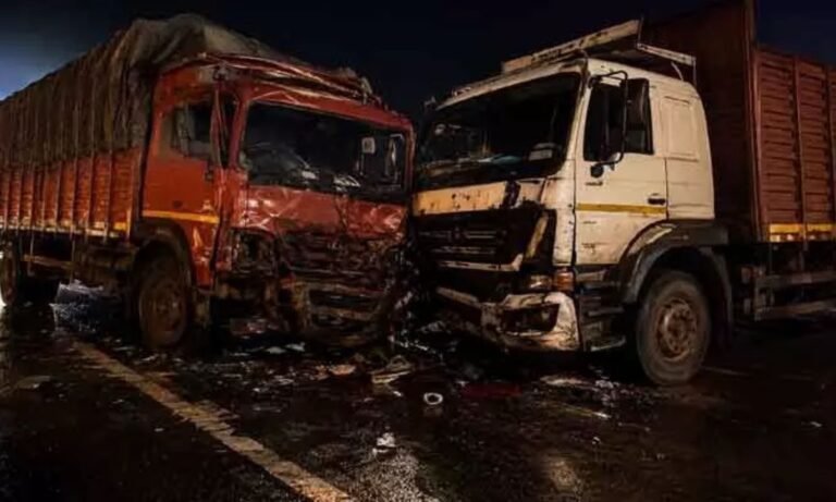 کھمم میں لاری تصادم، ایک ڈرائیور ہلاک | Lorry Collision