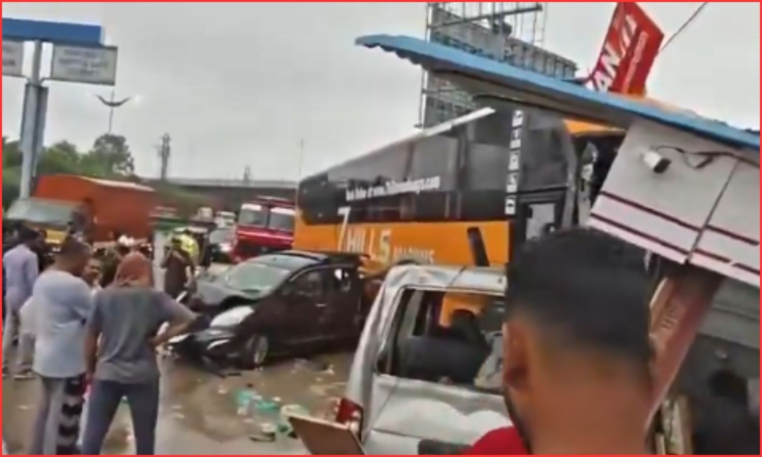 شمس آباد بس حادثہ، ایک ہلاک | Shamshabad Bus Crash