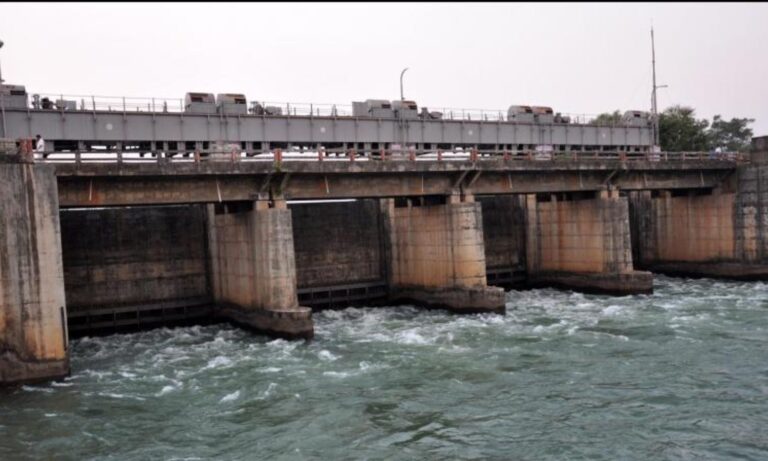 گوداوری پانی کے اخراج پر حکومت تنقید کی زد میں | Godavari Water Release