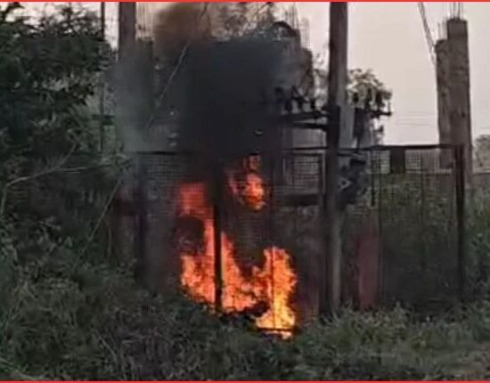 کولچارم میں ٹرانسفارمر جل گیا | Kolcharam Transformer Fire