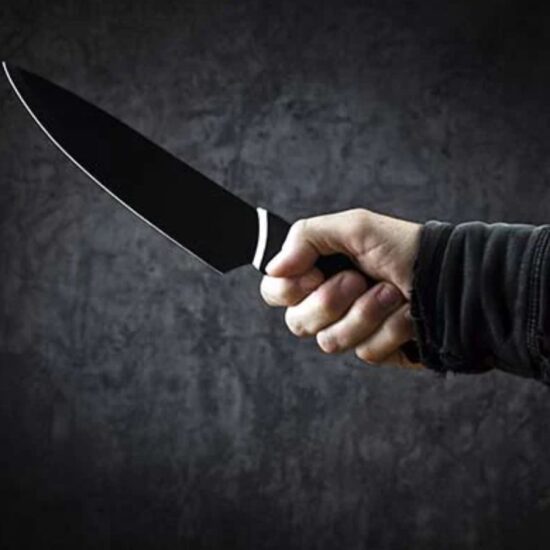 ملک پیٹ میں خاتون پر چاقو سے حملہ| Malakpet Knife Attack