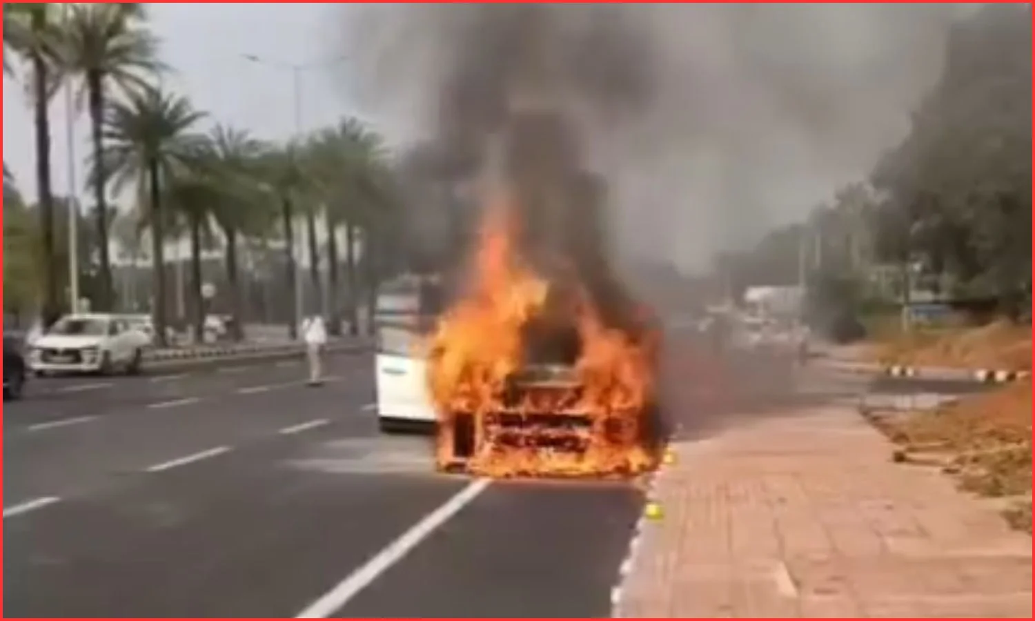 شمش آباد میں ٹاٹا کار میں اچانک آگ | Shamshabad Car Fire