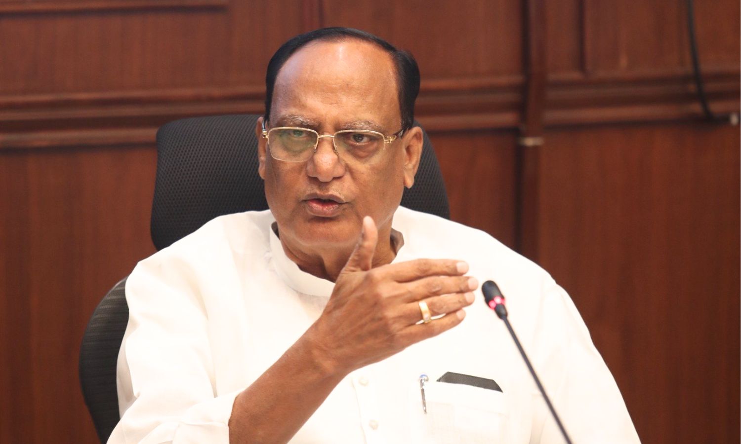 Gutha Sukender Reddy welcomed the 0.6 TMC water allocation for Dindi Project and stated DK Aruna's remarks on cancelling it are not correct.